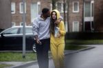 Almerte 27 december 2020
Famke Louise kussend met haar nieuwe vriend Denzel Slager . Ze vertrokken vanaf haar huis naar de supermarkt. Denzel is oud prof voetballer en winnaar van het programma Love Island.