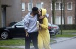 Almerte 27 december 2020
Famke Louise kussend met haar nieuwe vriend Denzel Slager . Ze vertrokken vanaf haar huis naar de supermarkt. Denzel is oud prof voetballer en winnaar van het programma Love Island.