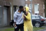 Almerte 27 december 2020
Famke Louise kussend met haar nieuwe vriend Denzel Slager . Ze vertrokken vanaf haar huis naar de supermarkt. Denzel is oud prof voetballer en winnaar van het programma Love Island.