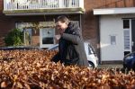 Amsterdam e.o. 31 december 2020
Frank Masmeijer arriveert bij zijn vriendin . Frank is pas weer vrij gekomen