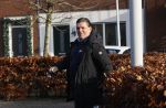 Amsterdam e.o. 31 december 2020
Frank Masmeijer arriveert bij zijn vriendin . Frank is pas weer vrij gekomen