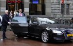 Amsterdam 25 januari 2011
Cast Legalyy Blonde opent amsterdamse effectenbeurs. Aanwezig Pearl Jozefzoon, Albert Verlinde Laura Vlasblom Kim Lian v d Meij Joey Schalker Roy v Iersel en medewerkers van de beurs.. Albert Verlinde met privechauffeur bij zijn nieuwe audi A8
Peter Smulders bv