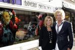Amsterdam 23 januari 2011
Alice Zegerius en partner van Beverly Beethoven hebben beslag laten leggen bij Shanna Breukhoven omdat ze kleding niet betaald zou hebben.
Peter Smulders bv