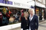Amsterdam 23 januari 2011
Alice Zegerius en partner van Beverly Beethoven hebben beslag laten leggen bij Shanna Breukhoven omdat ze kleding niet betaald zou hebben.
Peter Smulders bv