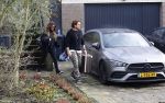 Mijdrecht Schiphol 6 januari 2021
Andre Hazes en zijn nieuwe vriendin Anne Rose gaan samen een paar dagen weg . Ze vertrekken vanaf het huis van Rachel met taxi naar Schiphol .