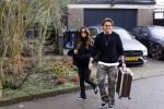 Mijdrecht Schiphol 6 januari 2021
Andre Hazes en zijn nieuwe vriendin Anne Rose gaan samen een paar dagen weg . Ze vertrekken vanaf het huis van Rachel met taxi naar Schiphol .