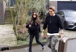 Mijdrecht Schiphol 6 januari 2021
Andre Hazes en zijn nieuwe vriendin Anne Rose gaan samen een paar dagen weg . Ze vertrekken vanaf het huis van Rachel met taxi naar Schiphol .
