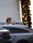 Schiphol Mijdrecht 20 december 2021
Andre Hazes en zijn neef en beste vriend Djarno Hofland worden door Rachel hazes opgehaald op Schiphol na een vakantie naar Las Vegas en Los Angeles. Daarna rijden Andre en zijn moeder naar haar huis in Mijdrecht.