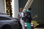 Schiphol Mijdrecht 20 december 2021
Andre Hazes en zijn neef en beste vriend Djarno Hofland worden door Rachel hazes opgehaald op Schiphol na een vakantie naar Las Vegas en Los Angeles. Daarna rijden Andre en zijn moeder naar haar huis in Mijdrecht.