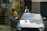 Schiphol Mijdrecht 20 december 2021
Andre Hazes en zijn neef en beste vriend Djarno Hofland worden door Rachel hazes opgehaald op Schiphol na een vakantie naar Las Vegas en Los Angeles. Daarna rijden Andre en zijn moeder naar haar huis in Mijdrecht.