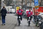 Amsterdam 23 december 2021
Dave Roelvink en een colega als fietskoerier voor Flink in Amsterdam zuid.