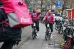 Amsterdam 23 december 2021
Dave Roelvink en een colega als fietskoerier voor Flink in Amsterdam zuid.