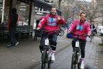 Amsterdam 23 december 2021
Dave Roelvink en een colega als fietskoerier voor Flink in Amsterdam zuid.