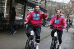 Amsterdam 23 december 2021
Dave Roelvink en een colega als fietskoerier voor Flink in Amsterdam zuid.