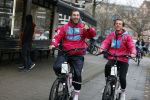 Amsterdam 23 december 2021
Dave Roelvink en een colega als fietskoerier voor Flink in Amsterdam zuid.