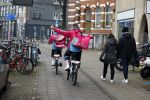 Amsterdam 23 december 2021
Dave Roelvink en een colega als fietskoerier voor Flink in Amsterdam zuid.