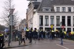 Den haag 10 januari 2022
Balkonscene nieuwe kabinet op paleis Noordeinde.
Koning Willem Alexander Mark Rutte Wopke Hoekstra Hugo de Jonge Kasja ollongren Liesje Schreinemacher Franc Weerwind Dilan Yesilgoz Hanke Bruins Robbert Dijkgraaf Dennis Wiersma Mark Harbers Micky Adriaansens Rob Jetten Henk Staghouwer Christianne v d Wal Karien v Gennip Carola Schouten Ernst Kuipers en Conny Helder . Demonstranten tegen coronabeleid en tegen kabinet