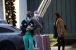 Schiphol Mijdrecht 20 december 2021
Andre Hazes en zijn neef en beste vriend Djarno Hofland worden door Rachel hazes opgehaald op Schiphol na een vakantie naar Las Vegas en Los Angeles. Daarna rijden Andre en zijn moeder naar haar huis in Mijdrecht.