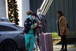 Schiphol Mijdrecht 20 december 2021
Andre Hazes en zijn neef en beste vriend Djarno Hofland worden door Rachel hazes opgehaald op Schiphol na een vakantie naar Las Vegas en Los Angeles. Daarna rijden Andre en zijn moeder naar haar huis in Mijdrecht.