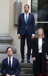 Den haag 10 januari 2022
Balkonscene nieuwe kabinet op paleis Noordeinde.
Koning Willem Alexander Mark Rutte Wopke Hoekstra Hugo de Jonge Kasja ollongren Liesje Schreinemacher Franc Weerwind Dilan Yesilgoz Hanke Bruins Robbert Dijkgraaf Dennis Wiersma Mark Harbers Micky Adriaansens Rob Jetten Henk Staghouwer Christianne v d Wal Karien v Gennip Carola Schouten Ernst Kuipers en Conny Helder .