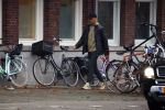 Amsterdam 14 december 2021
Frank Rijkaard wandelend in Amsterdam zuid.