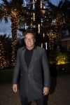 Aalsmeer 22 december 2021
Gerard Joling in de tuin van zijn huis met kerstversiering.