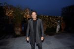 Aalsmeer 22 december 2021
Gerard Joling in de tuin van zijn huis met kerstversiering.