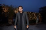 Aalsmeer 22 december 2021
Gerard Joling in de tuin van zijn huis met kerstversiering.