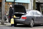 Amsterdam 4 januari 2021
Harry mens doet boodschappen op de beethovenstraat