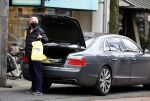 Amsterdam 4 januari 2021
Harry mens doet boodschappen op de beethovenstraat