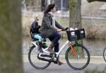 Amsterdam 19 januari 2011
Isa Hoes op de fiets in Amsterdam.
Peter Smulders bv