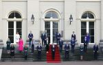 Den haag 10 januari 2022
Balkonscene nieuwe kabinet op paleis Noordeinde.
Koning Willem Alexander Mark Rutte Wopke Hoekstra Hugo de Jonge Kasja ollongren Liesje Schreinemacher Franc Weerwind Dilan Yesilgoz Hanke Bruins Robbert Dijkgraaf Dennis Wiersma Mark Harbers Micky Adriaansens Rob Jetten Henk Staghouwer Christianne v d Wal Karien v Gennip Carola Schouten Ernst Kuipers en Conny Helder .