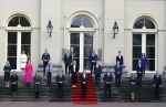 Den haag 10 januari 2022
Balkonscene nieuwe kabinet op paleis Noordeinde.
Koning Willem Alexander Mark Rutte Wopke Hoekstra Hugo de Jonge Kasja ollongren Liesje Schreinemacher Franc Weerwind Dilan Yesilgoz Hanke Bruins Robbert Dijkgraaf Dennis Wiersma Mark Harbers Micky Adriaansens Rob Jetten Henk Staghouwer Christianne v d Wal Karien v Gennip Carola Schouten Ernst Kuipers en Conny Helder .