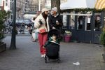 Amsterdam 22 december 2021
Lil Kleine en jaimie Vaes met hun zoon Lion op de cofnelis schuytstraat.