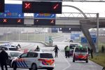 Maarssen 6 januari 2021
De A2 bij Maarssen is 2 uur afgesloten geweest na een achtervolging wat met mogelijke aanslag op John v d Heuvel te maken had.