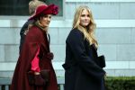 Den Haag 8 december 2021
Prinses Amalia arriveert voor de buitengewone vergadering van de Raad van State. Naast de prinses waren ook koning Willem Alexander en koningin Maxima bij de buitengewone vergadering aanwezig.
Na de vergadering ging Amalia in de tuin een boom planten.