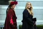 Den Haag 8 december 2021
Prinses Amalia arriveert voor de buitengewone vergadering van de Raad van State. Naast de prinses waren ook koning Willem Alexander en koningin Maxima bij de buitengewone vergadering aanwezig.
Na de vergadering ging Amalia in de tuin een boom planten.