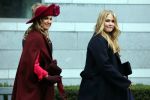 Den Haag 8 december 2021
Prinses Amalia arriveert voor de buitengewone vergadering van de Raad van State. Naast de prinses waren ook koning Willem Alexander en koningin Maxima bij de buitengewone vergadering aanwezig.
Na de vergadering ging Amalia in de tuin een boom planten.