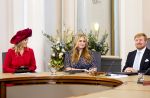 Den Haag 8 december 2021
Prinses Amalia arriveert voor de buitengewone vergadering van de Raad van State. Naast de prinses waren ook koning Willem Alexander en koningin Maxima bij de buitengewone vergadering aanwezig.
Na de vergadering ging Amalia in de tuin een boom planten.