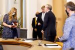 Den Haag 8 december 2021
Prinses Amalia arriveert voor de buitengewone vergadering van de Raad van State. Naast de prinses waren ook koning Willem Alexander en koningin Maxima bij de buitengewone vergadering aanwezig.
Na de vergadering ging Amalia in de tuin een boom planten.