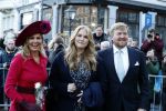 Den Haag 8 december 2021
Prinses Amalia arriveert voor de buitengewone vergadering van de Raad van State. Naast de prinses waren ook koning Willem Alexander en koningin Maxima bij de buitengewone vergadering aanwezig.
Na de vergadering ging Amalia in de tuin een boom planten.