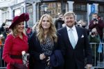 Den Haag 8 december 2021
Prinses Amalia arriveert voor de buitengewone vergadering van de Raad van State. Naast de prinses waren ook koning Willem Alexander en koningin Maxima bij de buitengewone vergadering aanwezig.
Na de vergadering ging Amalia in de tuin een boom planten.