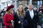 Den Haag 8 december 2021
Prinses Amalia arriveert voor de buitengewone vergadering van de Raad van State. Naast de prinses waren ook koning Willem Alexander en koningin Maxima bij de buitengewone vergadering aanwezig.
Na de vergadering ging Amalia in de tuin een boom planten.