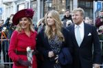 Den Haag 8 december 2021
Prinses Amalia arriveert voor de buitengewone vergadering van de Raad van State. Naast de prinses waren ook koning Willem Alexander en koningin Maxima bij de buitengewone vergadering aanwezig.
Na de vergadering ging Amalia in de tuin een boom planten.