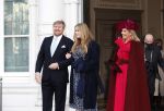 Den Haag 8 december 2021
Prinses Amalia arriveert voor de buitengewone vergadering van de Raad van State. Naast de prinses waren ook koning Willem Alexander en koningin Maxima bij de buitengewone vergadering aanwezig.
Na de vergadering ging Amalia in de tuin een boom planten.