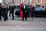 Den Haag 8 december 2021
Prinses Amalia arriveert voor de buitengewone vergadering van de Raad van State. Naast de prinses waren ook koning Willem Alexander en koningin Maxima bij de buitengewone vergadering aanwezig.
Na de vergadering ging Amalia in de tuin een boom planten.