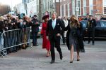 Den Haag 8 december 2021
Prinses Amalia arriveert voor de buitengewone vergadering van de Raad van State. Naast de prinses waren ook koning Willem Alexander en koningin Maxima bij de buitengewone vergadering aanwezig.
Na de vergadering ging Amalia in de tuin een boom planten.