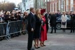 Den Haag 8 december 2021
Prinses Amalia arriveert voor de buitengewone vergadering van de Raad van State. Naast de prinses waren ook koning Willem Alexander en koningin Maxima bij de buitengewone vergadering aanwezig.
Na de vergadering ging Amalia in de tuin een boom planten.