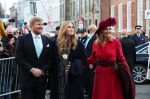 Den Haag 8 december 2021
Prinses Amalia arriveert voor de buitengewone vergadering van de Raad van State. Naast de prinses waren ook koning Willem Alexander en koningin Maxima bij de buitengewone vergadering aanwezig.
Na de vergadering ging Amalia in de tuin een boom planten.