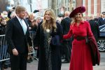 Den Haag 8 december 2021
Prinses Amalia arriveert voor de buitengewone vergadering van de Raad van State. Naast de prinses waren ook koning Willem Alexander en koningin Maxima bij de buitengewone vergadering aanwezig.
Na de vergadering ging Amalia in de tuin een boom planten.
